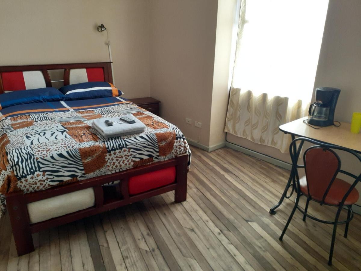 Hostal Mediodia 基多 外观 照片